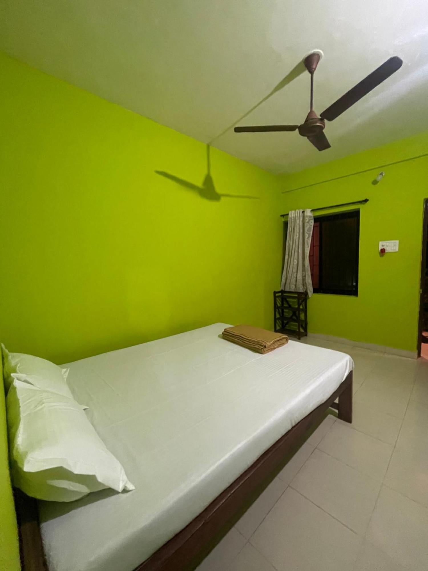 Pogo's Mountain House - A Part Of The 12 Monks Family Hostel *