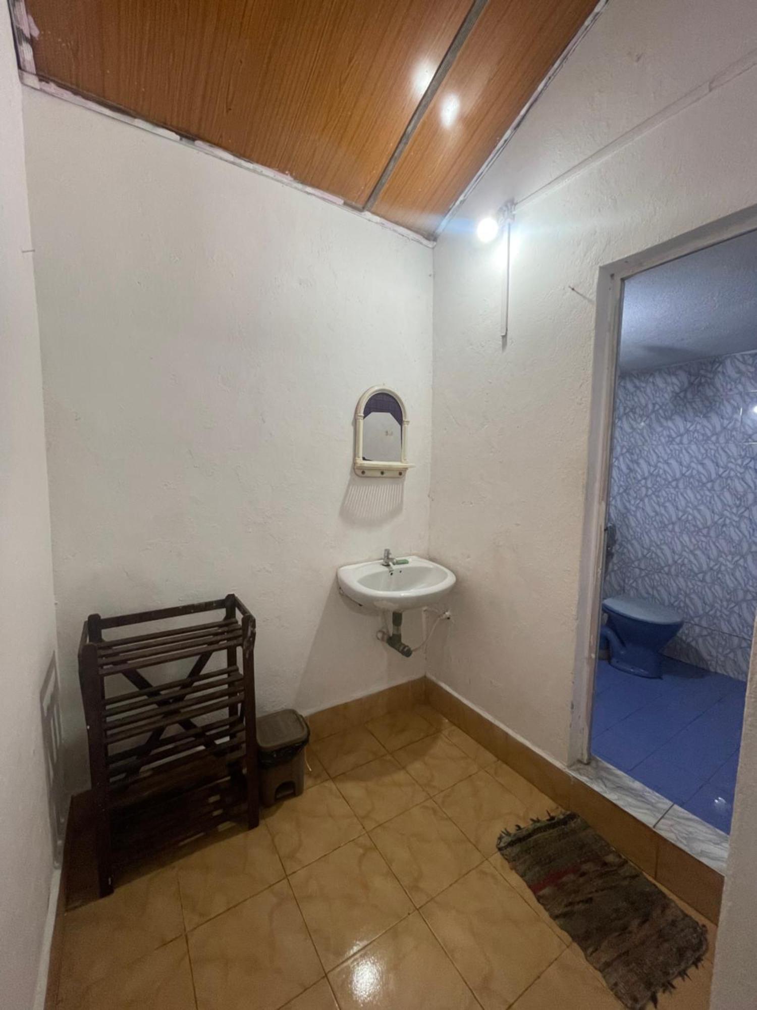 Pogo's Mountain House - A Part Of The 12 Monks Family Hostel Arambol